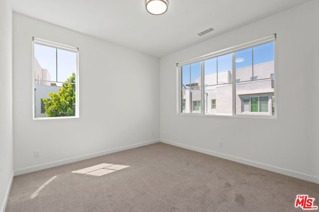 101 Stage, Irvine CA: https://media.crmls.org/mediaz/5d041177-8045-4e89-9358-30a2c814f6d7.jpg