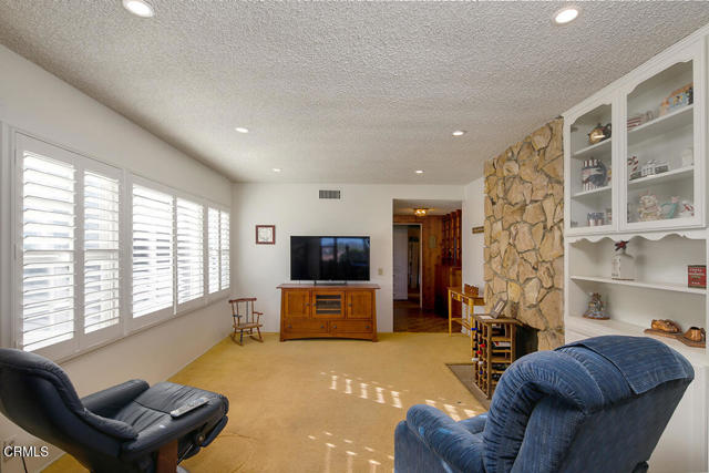 Detail Gallery Image 16 of 36 For 3727 Beechglen Dr, La Crescenta,  CA 91214 - 3 Beds | 2 Baths
