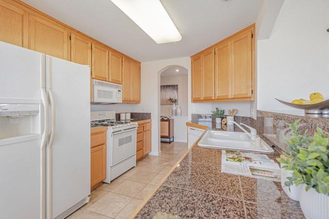 1000 Davit Lane,  CA: https://media.crmls.org/mediaz/5d04dca6-e08f-41bb-95e4-d8efeb977aaf.jpg