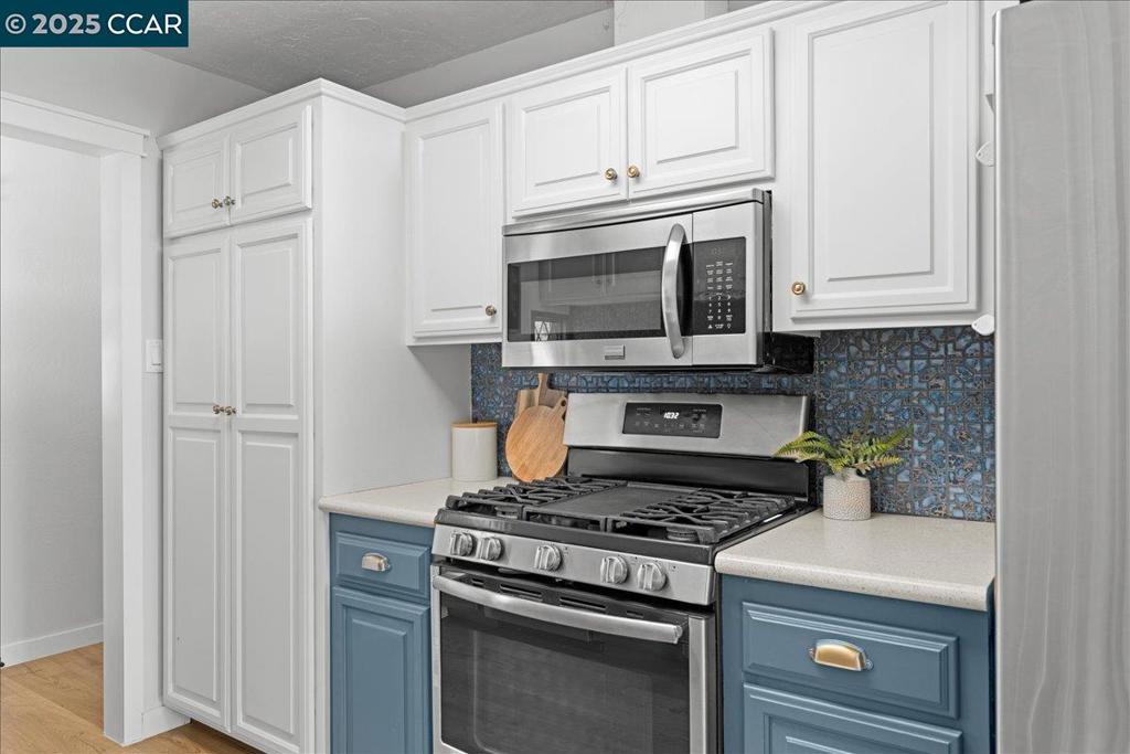 https://media.crmls.org/mediaz/5d05650c-b4c3-4a29-acde-5a007d247c4d.jpg?preset=X-Large