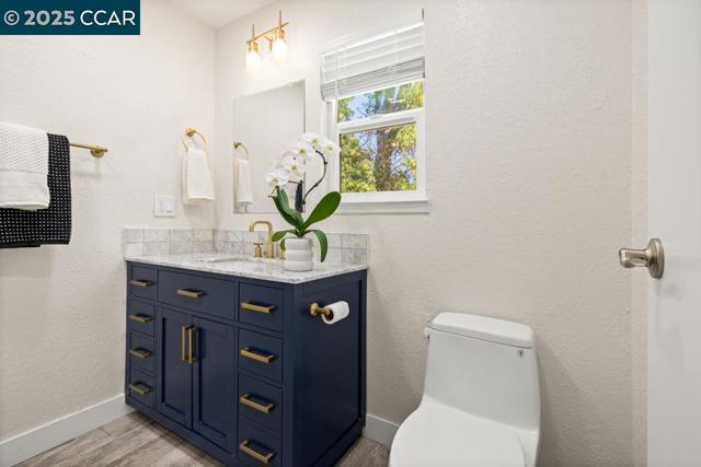 40 Loma Vista, Walnut Creek CA: https://media.crmls.org/mediaz/5d0622be-35e0-4aef-b54d-5740e2a49599.jpg