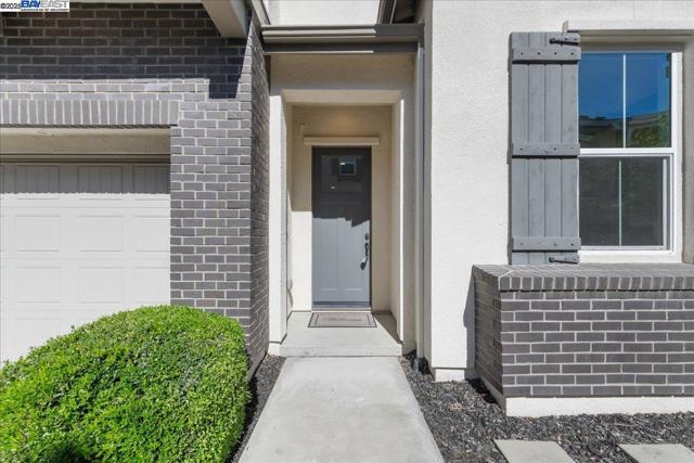 4058 Chalk Hill Way, Dublin CA: https://media.crmls.org/mediaz/5d067876-39f1-464a-8734-e6d95362db48.jpg