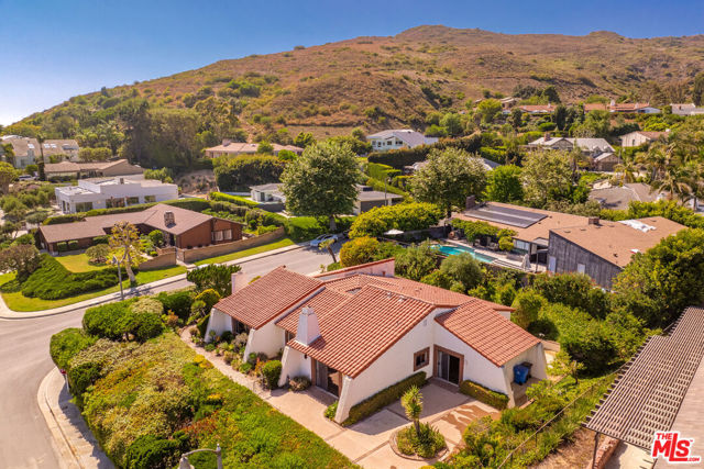 Drew Fenton | 3636 Malibu Country Drive Malibu CA | MLS: 7494351 Drew Fenton | 3636 Malibu Country Drive Malibu CA | MLS: 7494351