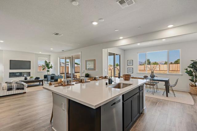 191 Scarlett Way, Hollister CA: https://media.crmls.org/mediaz/5d0810fe-0956-4e07-bf5c-24dd2afb81cc.jpg