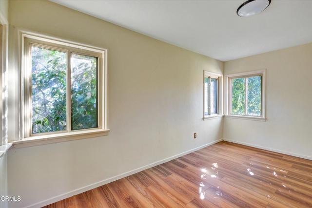 Detail Gallery Image 26 of 49 For 3942 Los Olivos Ln, Glendale,  CA 91214 - 3 Beds | 2 Baths