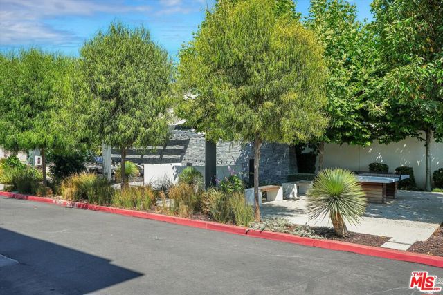 2927 Exposition Place, Los Angeles CA: https://media.crmls.org/mediaz/5d091cfd-6cae-408f-a771-b19f4a0140b9.jpg