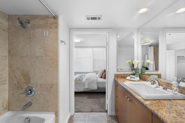 Image 21 of 38 For 924 Hornblend St 311