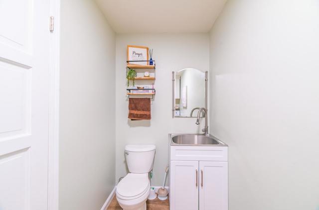 2646 El Camino Real, Salinas CA: https://media.crmls.org/mediaz/5d0a2c91-1e9e-4e80-8abf-e5f6a8ca6659.jpg