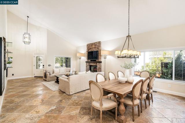 4040 Westminster Pl, Danville CA: https://media.crmls.org/mediaz/5d0b3551-195b-4de1-b7f7-ced5b81e489f.jpg