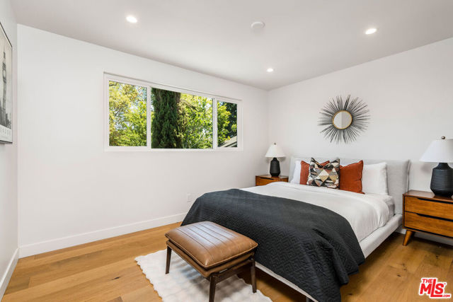 22357 Welby Way, Woodland Hills CA: https://media.crmls.org/mediaz/5d0b5893-3054-478a-8dba-f19a4be7318d.jpg