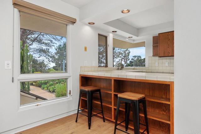 1859 Zapo Street, Del Mar CA: https://media.crmls.org/mediaz/5d0bb237-9314-45a0-a351-d5d76c71b856.jpg