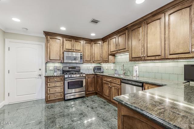 Detail Gallery Image 12 of 40 For 2696 Antonio Dr, Camarillo,  CA 93010 - 3 Beds | 2/1 Baths