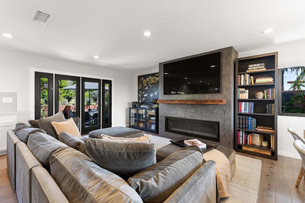 8675 Glenwick Lane - photo 13