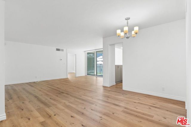9950 Durant Drive, Beverly Hills CA: https://media.crmls.org/mediaz/5d0ceae8-8a35-47a9-8bbd-f5c6a9e5a942.jpg