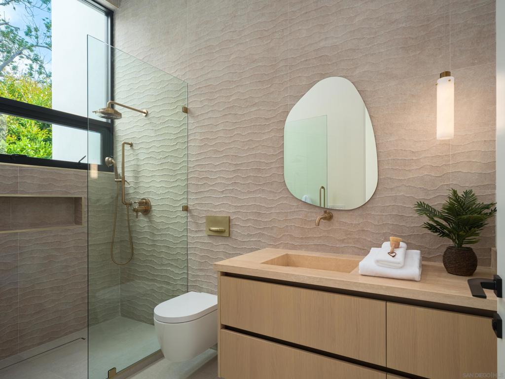 MLS #250043137SD image #33