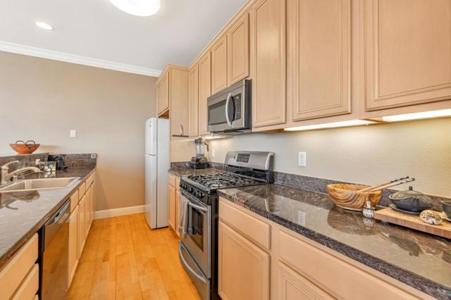 200 Portola Drive, San Francisco CA: https://media.crmls.org/mediaz/5d0d7de2-b0a0-4c0e-8baa-049d91b48051.jpg