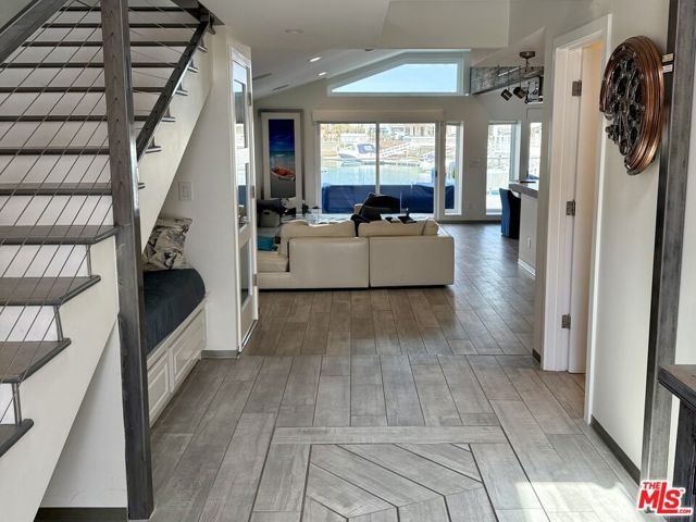 2031 Peninsula Road, Oxnard CA: https://media.crmls.org/mediaz/5d0e2e7d-d74f-4d4a-ab1b-25df4c09e8ae.jpg