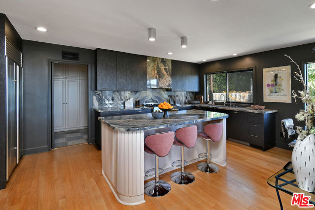 130 Dapplegray Road, Bell Canyon CA: https://media.crmls.org/mediaz/5d0f64de-dd62-4438-bfd0-17d5640bba14.jpg