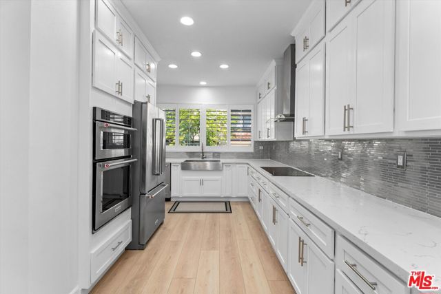 1003 Muirfield Drive, Newport Beach CA: https://media.crmls.org/mediaz/5d1025d4-3f2a-4dc5-a917-d65ca0cf37e3.jpg