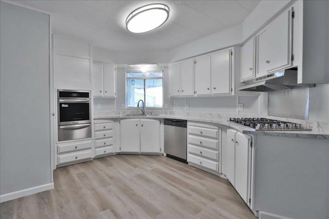 140 Granada Drive, Lodi CA: https://media.crmls.org/mediaz/5d106489-4fac-46d5-a3b9-3d2a03b11bff.jpg