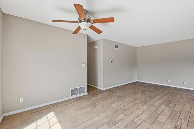 Detail Gallery Image 9 of 27 For 2825 College Bld, Oceanside,  CA 92056 - 3 Beds | 2 Baths