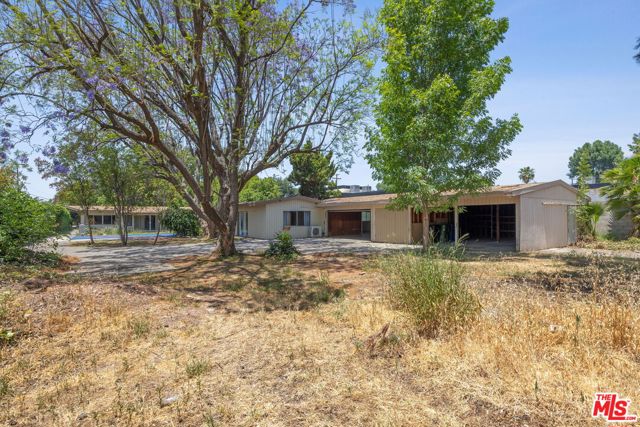 8400 Encino Avenue, Northridge CA: https://media.crmls.org/mediaz/5d10bb4c-15f3-4231-81ff-3b353c43fdb4.jpg