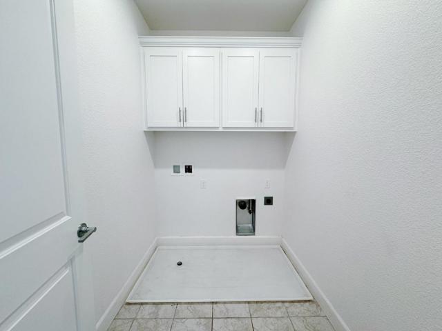 61 Brook Lane, Pittsburg CA: https://media.crmls.org/mediaz/5d10deef-96b0-42f9-81bc-434e79421793.jpg