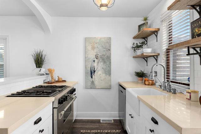 Detail Gallery Image 14 of 29 For 107 Clubhouse Ave, Venice,  CA 90291 - 2 Beds | 1 Baths