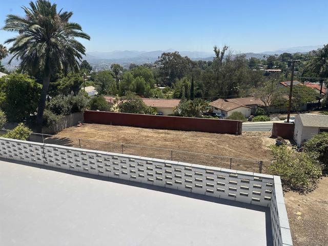 874 Hacienda Drive, El Cajon CA: https://media.crmls.org/mediaz/5d1111d0-54eb-4c41-95a2-2d85435e15aa.jpg