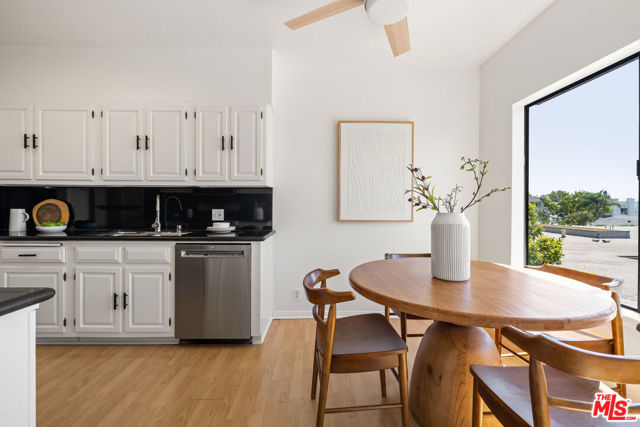 1742 S Bentley Avenue, Los Angeles CA: https://media.crmls.org/mediaz/5d114851-8f42-4780-8ad2-92d62a0b2baf.jpg