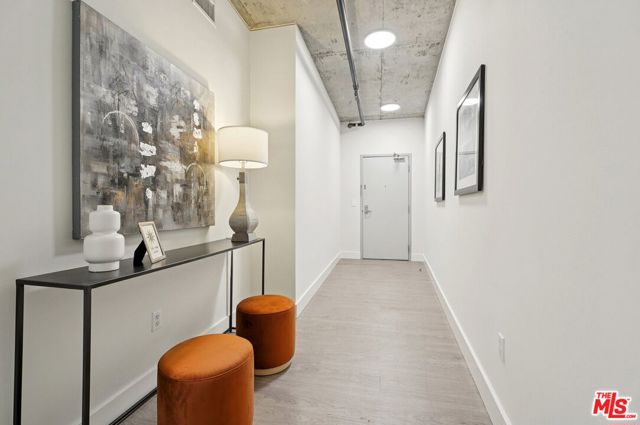 645 W 9th Street, Los Angeles CA: https://media.crmls.org/mediaz/5d116a10-5262-4f5b-8644-377ad6124ab9.jpg