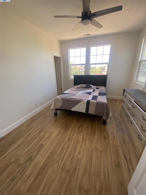 2732 Breaker Ln, Hayward CA: https://media.crmls.org/mediaz/5d11ee65-3ca5-411e-ab3d-a7ee551c824e.jpg