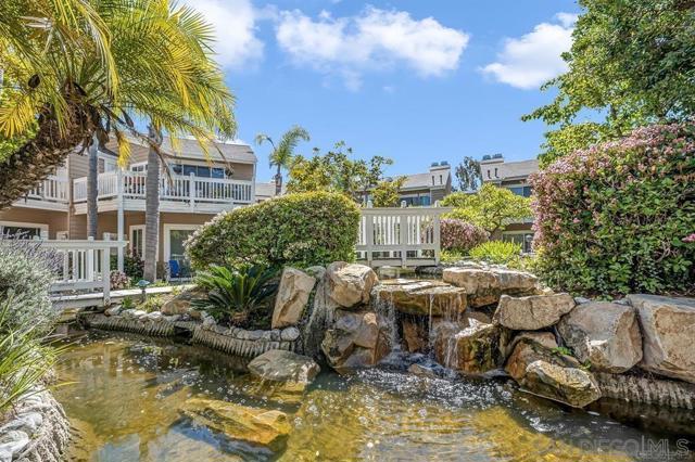 8585 Via Mallorca, La Jolla CA: https://media.crmls.org/mediaz/5d12edad-4140-423c-9387-b3b3b2391333.jpg