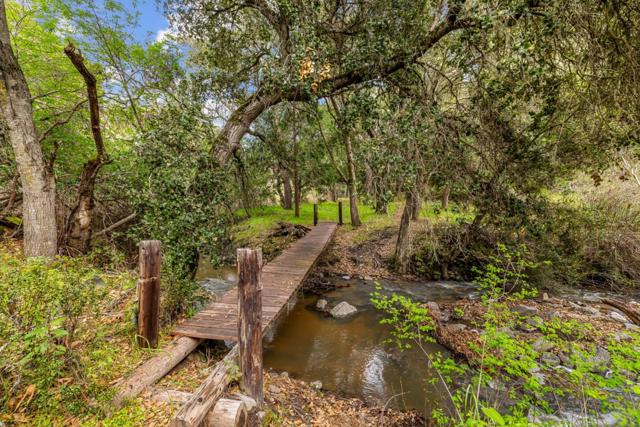 28750 Underwood Road, Salinas CA: https://media.crmls.org/mediaz/5d12f8f5-1f3f-47d0-8cff-f39f5cacc3d4.jpg