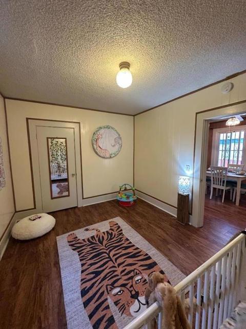 2727 Blenheim Avenue, Redwood City CA: https://media.crmls.org/mediaz/5d141cd7-5a41-4e11-85d1-4b872e05f240.jpg