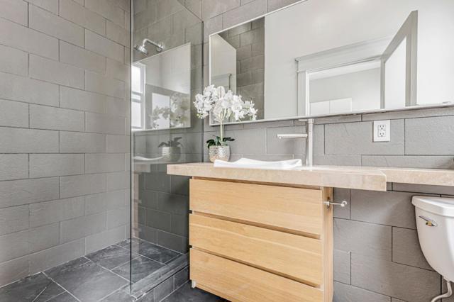 473 South Van Ness Avenue, San Francisco CA: https://media.crmls.org/mediaz/5d1472ec-a045-4bef-ba66-b02a80c4c3be.jpg