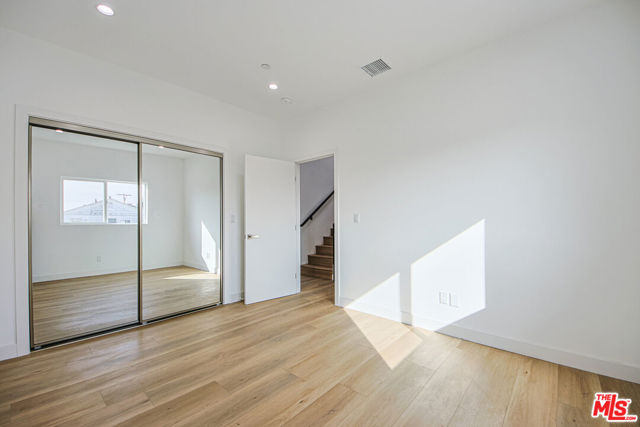 954 N Kingsley Drive, Los Angeles CA: https://media.crmls.org/mediaz/5d14986a-6ca5-41cd-a475-d526c7bdff1d.jpg