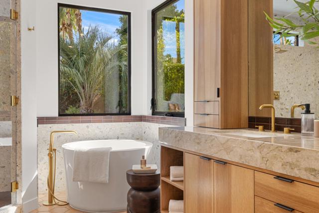 968 N Rose Avenue, Palm Springs, CA 92262