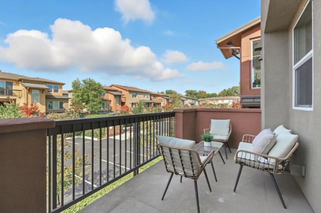 930 Highland Terrace, Sunnyvale CA: https://media.crmls.org/mediaz/5d14e23e-4463-4c12-babf-b9f5449c698a.jpg