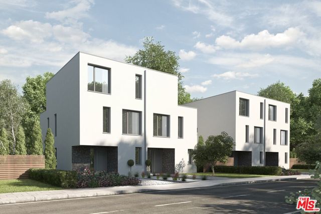 770 N Alexandria Avenue, Los Angeles CA: https://media.crmls.org/mediaz/5d151ee0-bfa9-4fcb-bd11-debb090cfc2a.jpg