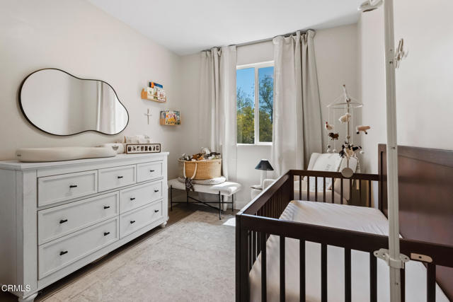 5664 Hazeltine Avenue, Sherman Oaks CA: https://media.crmls.org/mediaz/5d155fe9-0aa7-419e-b409-4bef7d343253.jpg