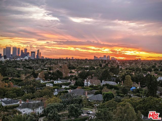 838 North Doheny Drive, 1202 photo 5