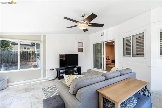 Image 23 of 56 For 14787 Oleander St