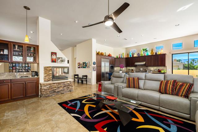 1 Birkdale Circle, Rancho Mirage CA: https://media.crmls.org/mediaz/5d1691dc-0f8f-48ce-bd1a-7fcdeed72d72.jpg