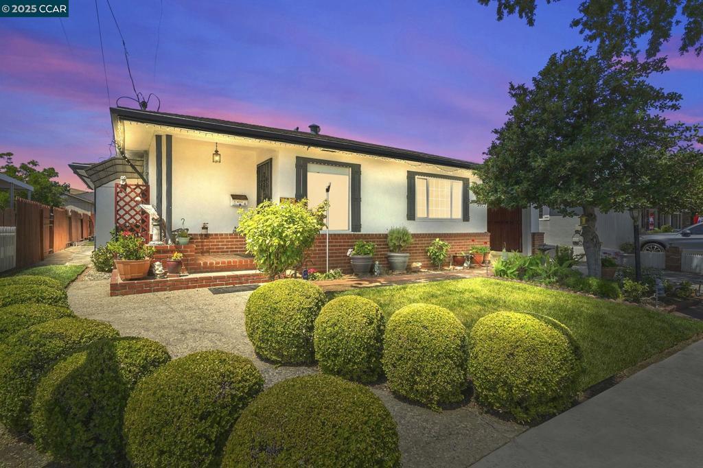 288 El Camino Dr