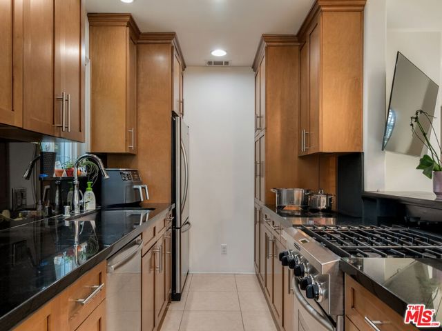 4344 Alla Road, Los Angeles CA: https://media.crmls.org/mediaz/5d16e0bc-8ae6-4b46-b5df-2eea775691bb.jpg