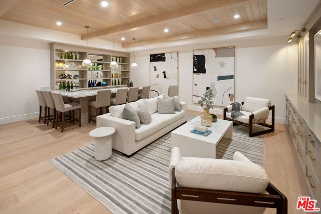 10444 Charing Cross Road, Los Angeles CA: https://media.crmls.org/mediaz/5d16ea04-afd5-4681-80b0-7a67155f3b90.jpg