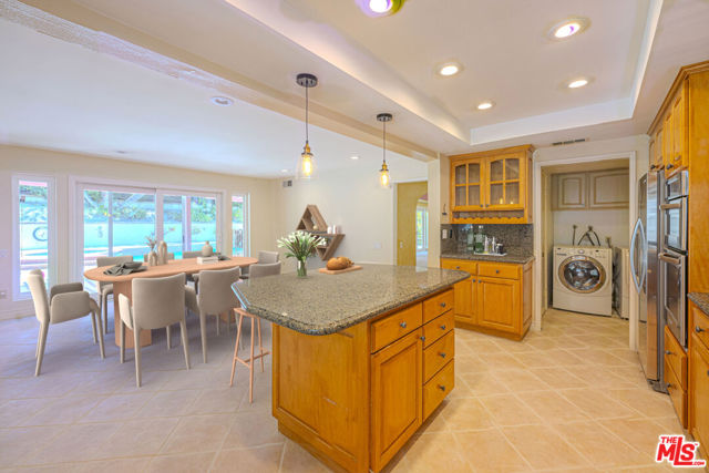 3926 Corte Cancion, Thousand Oaks CA: https://media.crmls.org/mediaz/5d17d3c5-d8aa-4999-b7bd-24148d3d4d6f.jpg