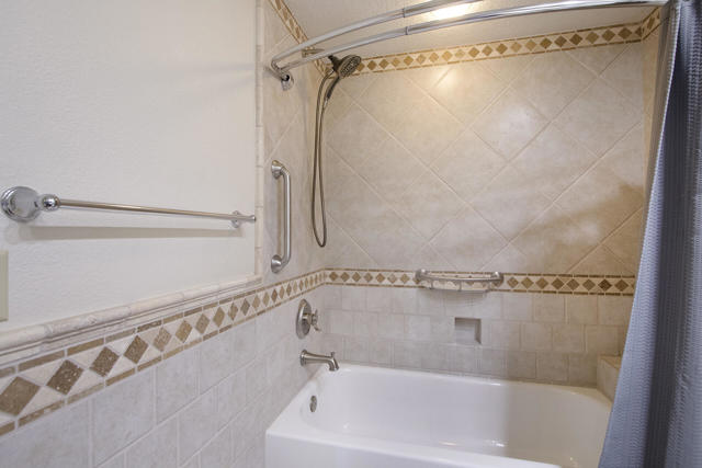 705 Vista Lago Circle N, Palm Desert, CA 92211