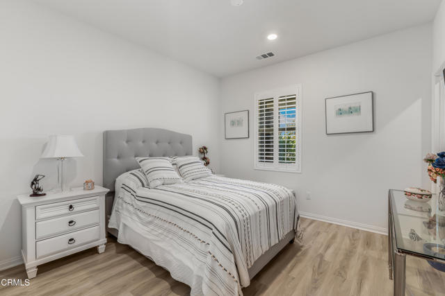 566 Purple Sage Lane, Simi Valley CA: https://media.crmls.org/mediaz/5d1868f2-b33c-4198-a9ee-0387c12141e1.jpg